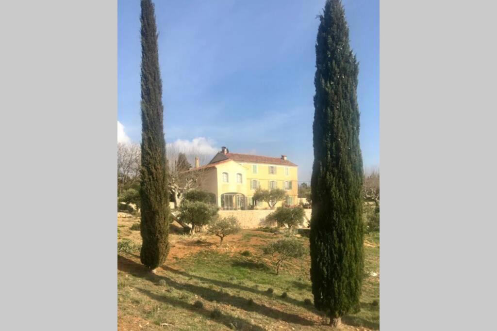 Bastide Au Milieu Des Vignes Et Des Oliviers Aups Villa Bagian luar foto
